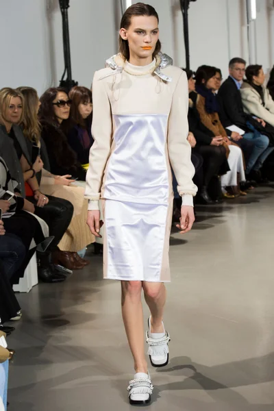 Look 15